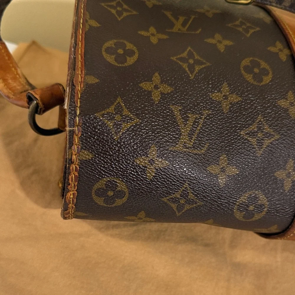 Authentic Louis Vuitton Monogram Marne Louis Vuitton handbag (Model No. M51369)